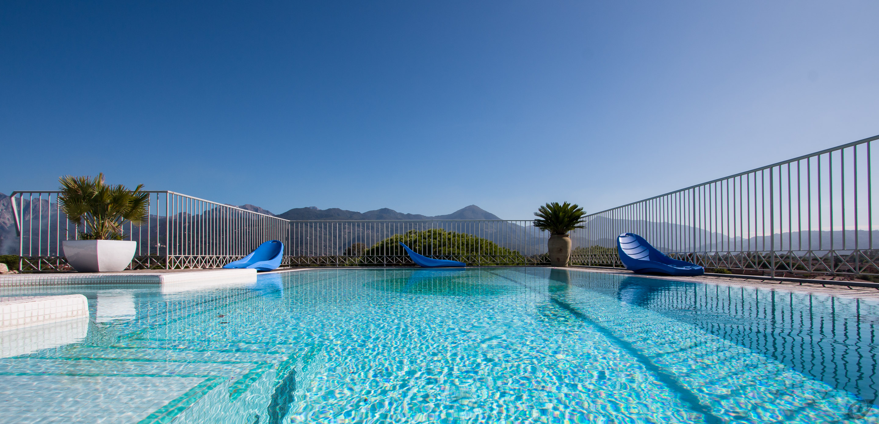 piscina  panoramica relax
